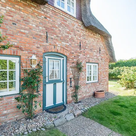 Friesenhaus Kaeptn Hahn Hausteil 03 * Westerland